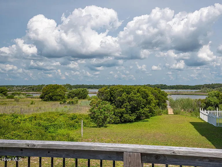 2999 Island Dr — Photo 14