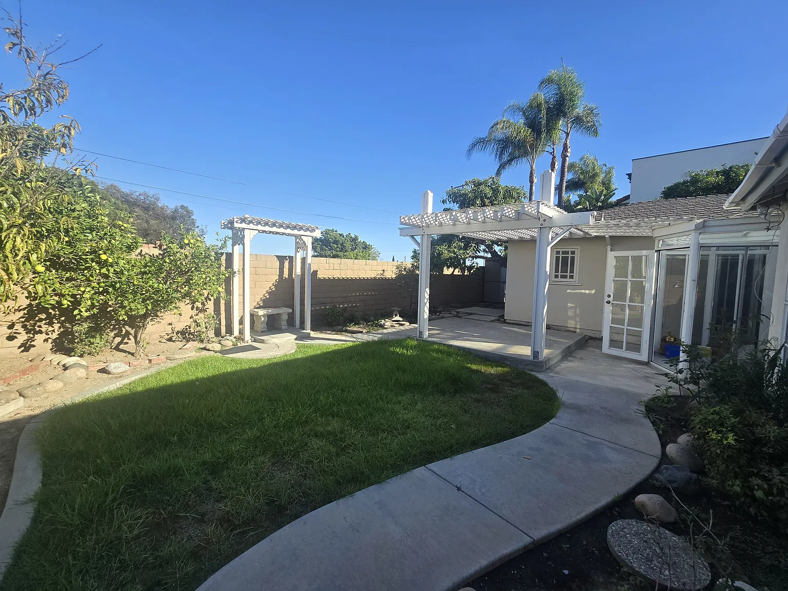 4 bed, 2434 sqft, $5,500 — Photo 4