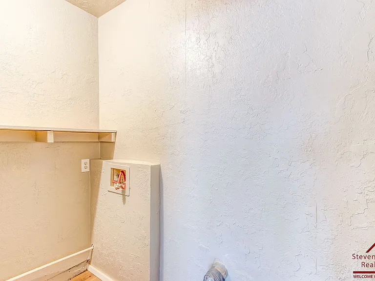 1436 NW Ozmun Ave — Photo 27