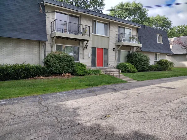 19800 W Twelve Mile Rd APT 4, Southfield, MI 48076