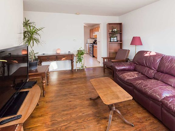 5th image of 10438 W Lyndale Ave