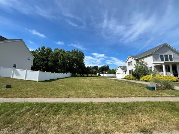 487 S Marigold Ln, Kent, OH 44240