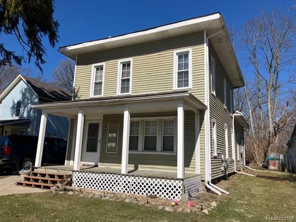 504 E Clinton St, Howell, MI 48843