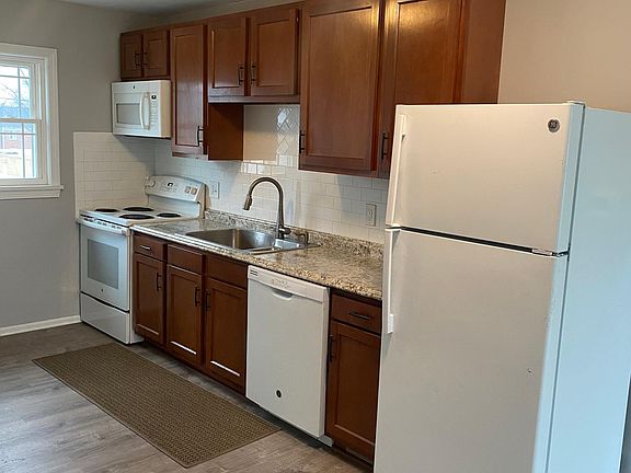 2nd image of 2462 21st St Unit 2