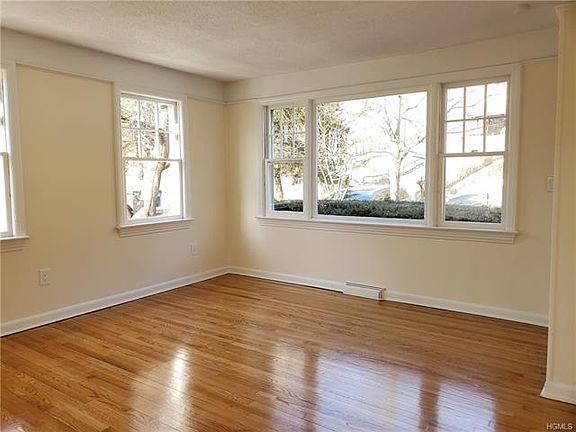 3rd image of 76 Ellen Ave