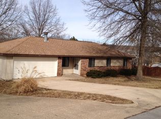 707 Greenbriar Dr, Rolla, MO 65401