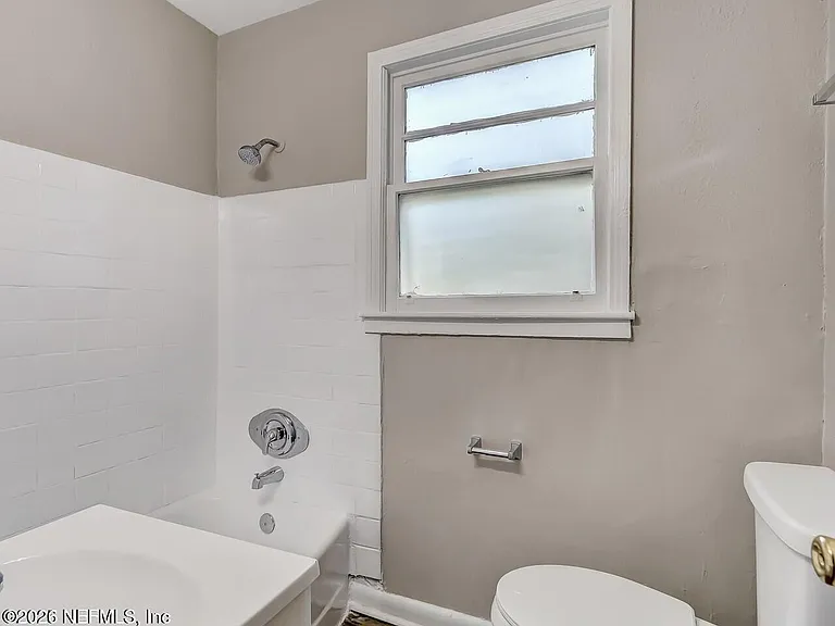 1901 Pullman Ct — Photo 17
