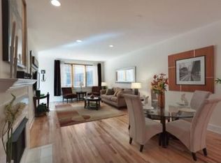 1 N Bishop St APT 3, Chicago, IL 60607