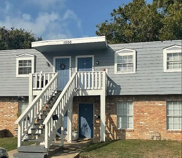 1502 Oleander Dr — Photo 1