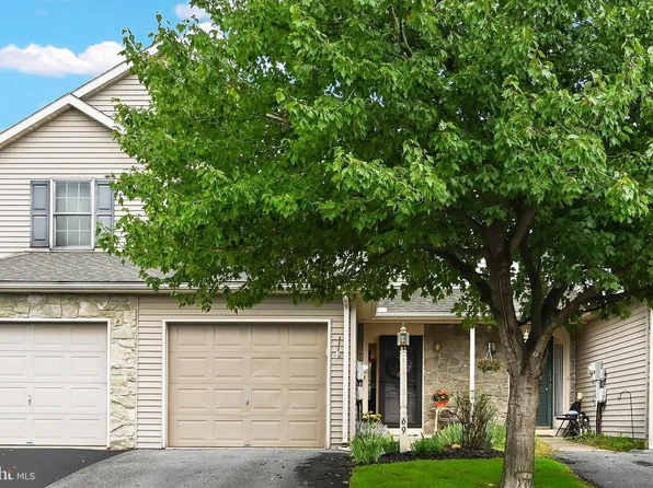 69 Pebble Creek Dr, Lititz, PA 17543