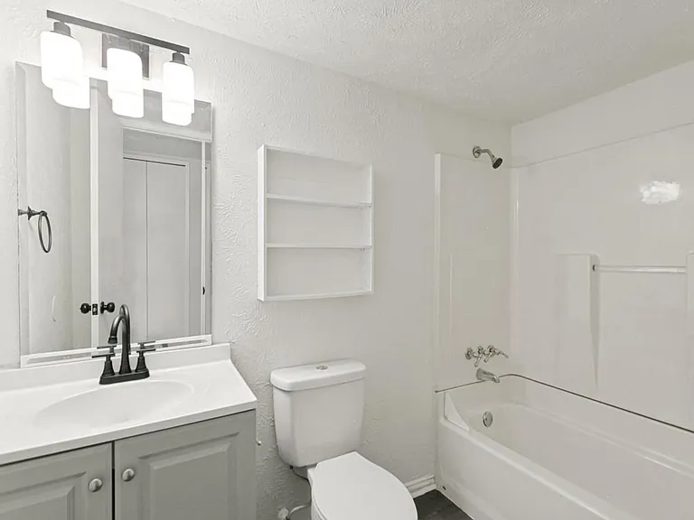 905 Hawthorne Dr — Photo 20