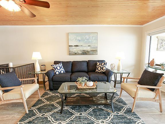 3rd image of 109 Island Dr #B
