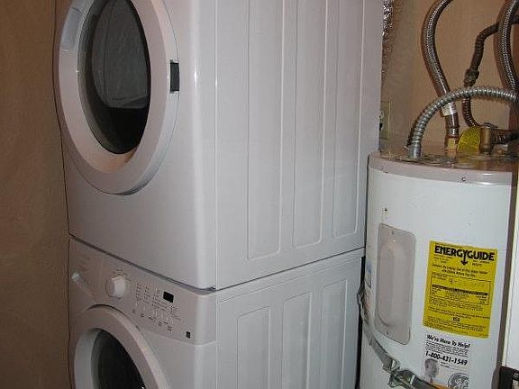 5th image of 19924 19th Ave NE APT 202