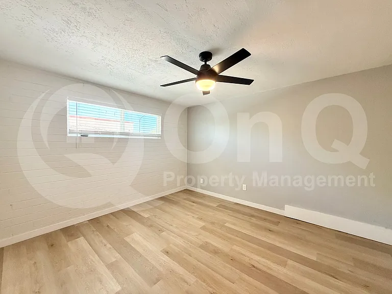 25 E Eva St #15 — Photo 11