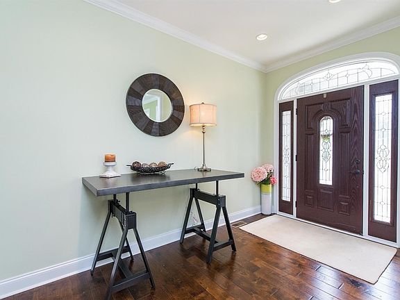 4th image of 1092 Kavenaugh Ln