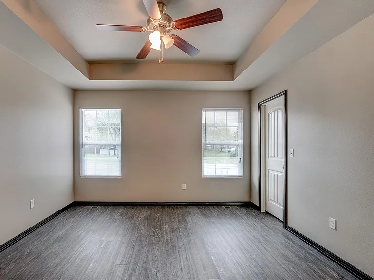 127 E Buchanan Rd — Photo 13