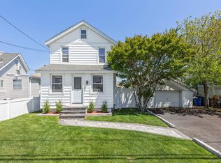 102 Clubhouse Rd, Bellmore, NY 11710