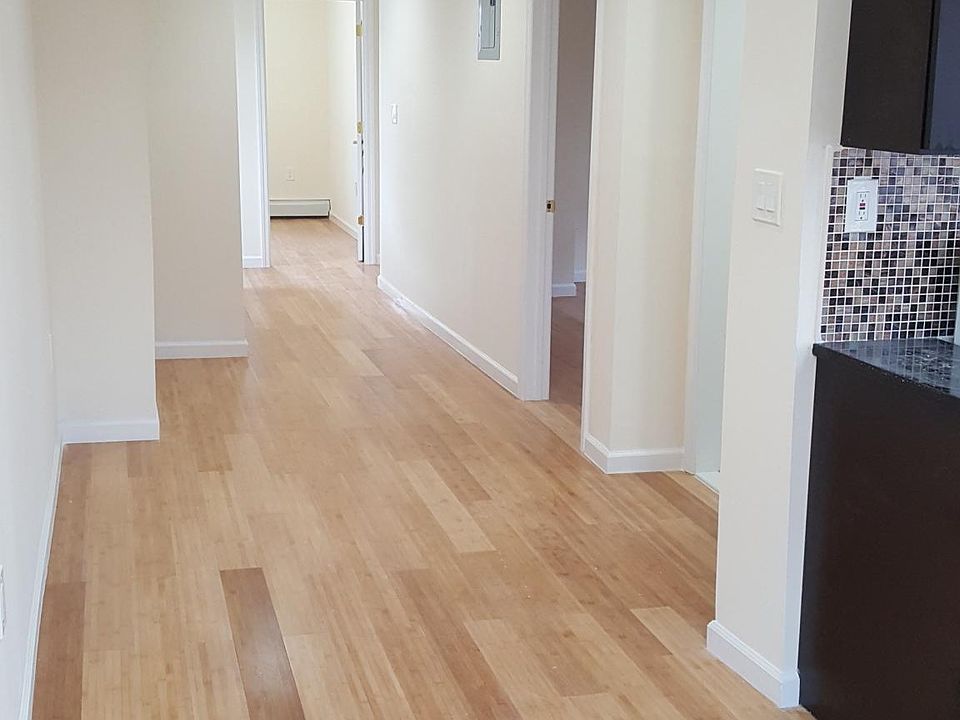 2nd image of 949 E 231st St #1B