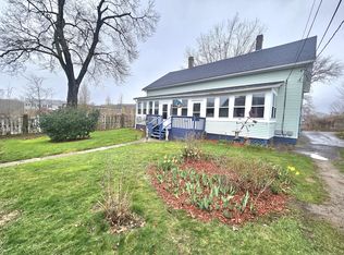 30-32 Roy St, Moosup, CT 06354