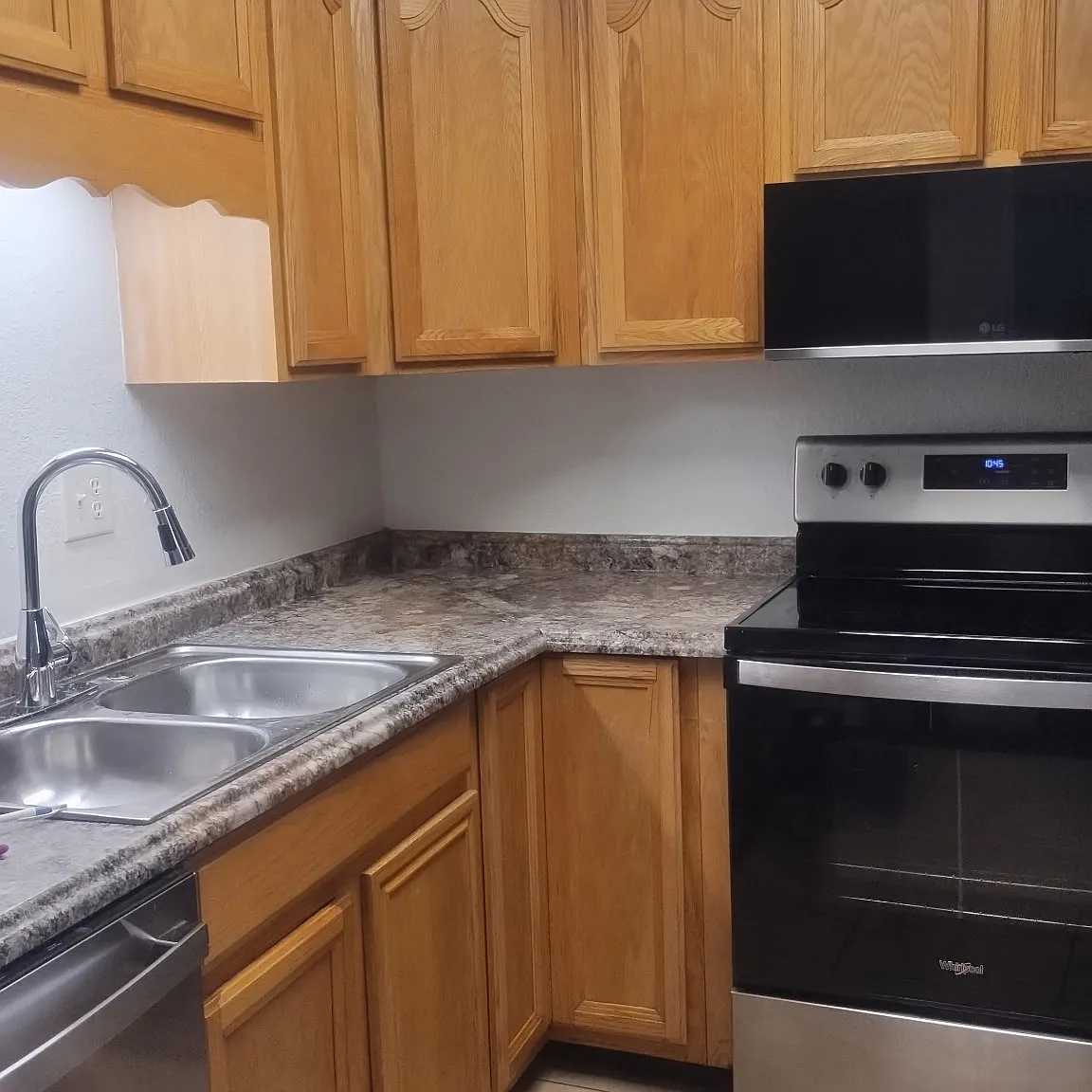 3 bed, 1.5 bath, 1500 sqft, $1,650 — Photo 4