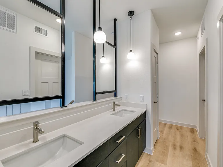 Burnett Lofts at Bishop Ridge — Photo 52