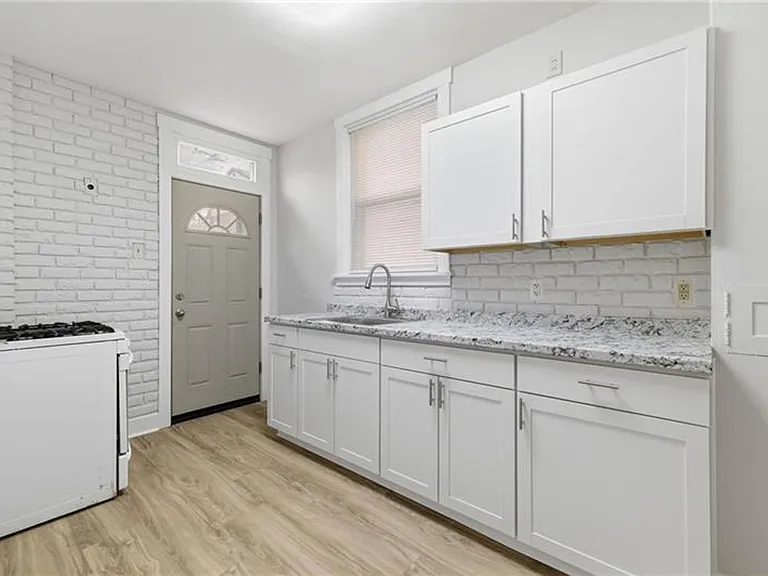 2721 Pyramid Ave — Photo 10