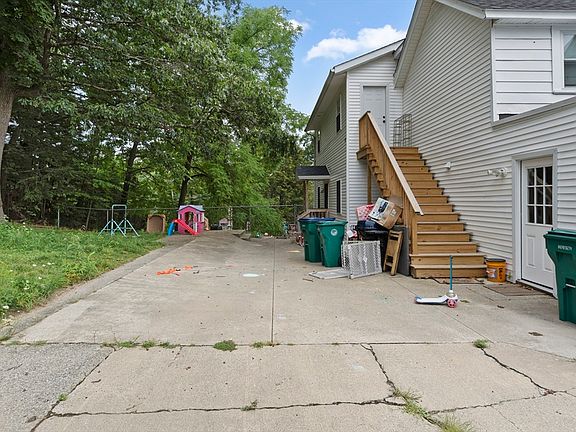 4th image of 88 Ashburnham St