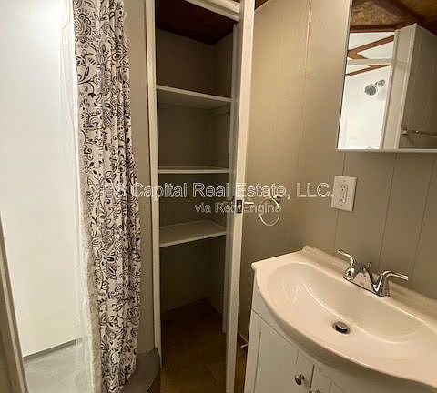 5th image of 117 N Shamrock St #8