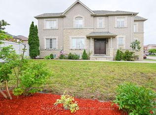 514 Navigator Dr, Mississauga, ON L5W 1P5