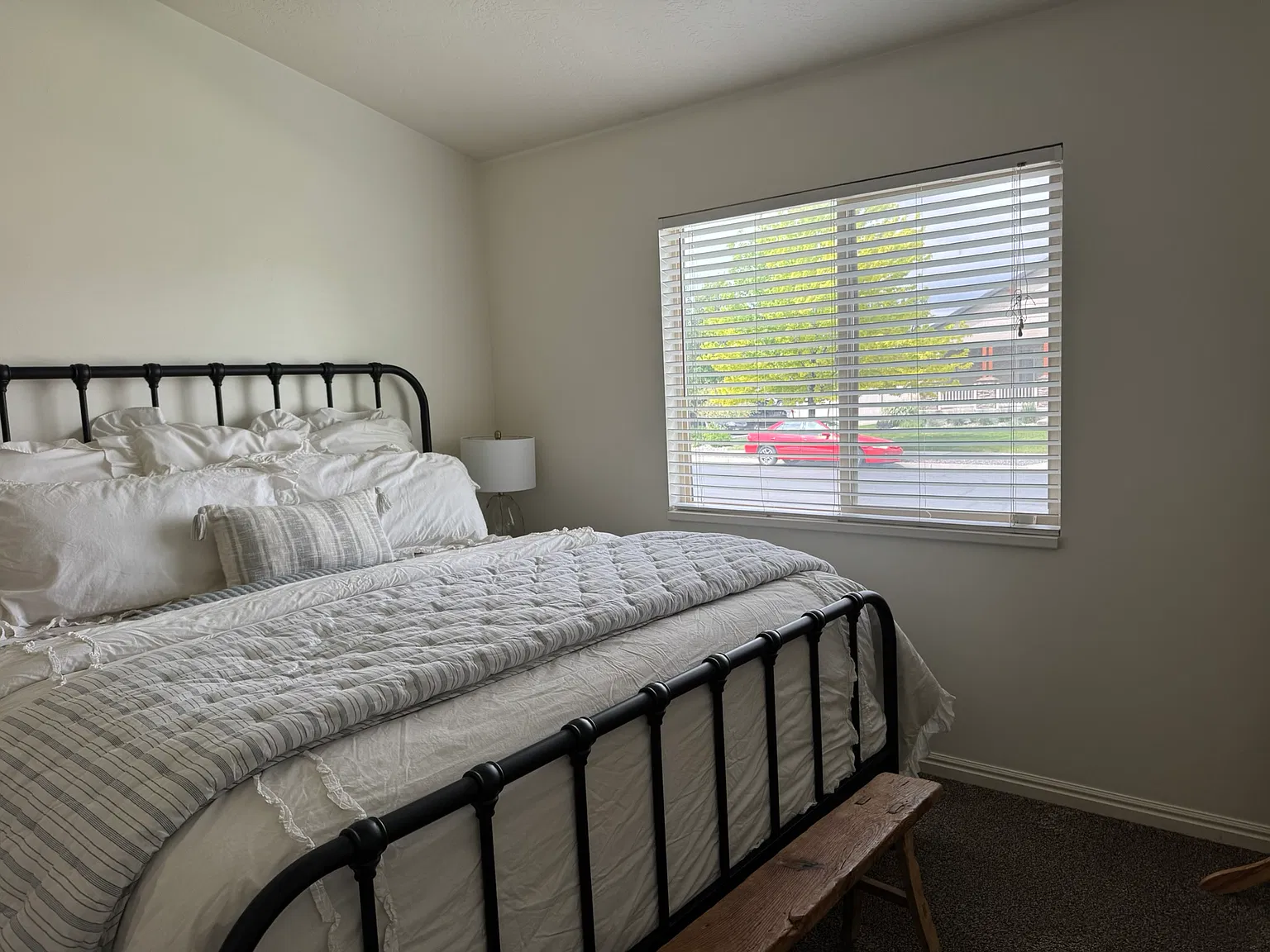 3 bed, 2976 sqft, $1,975 — Photo 3