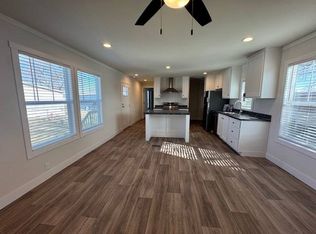 1199 E Santa Fe St, Gardner, KS 66030