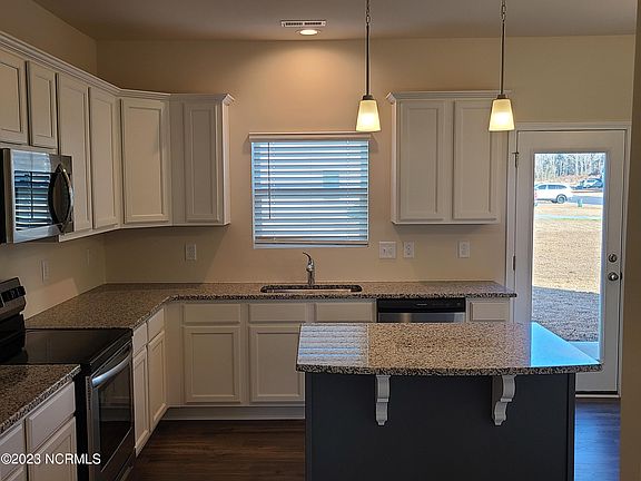5th image of 256 E Red Head Cir