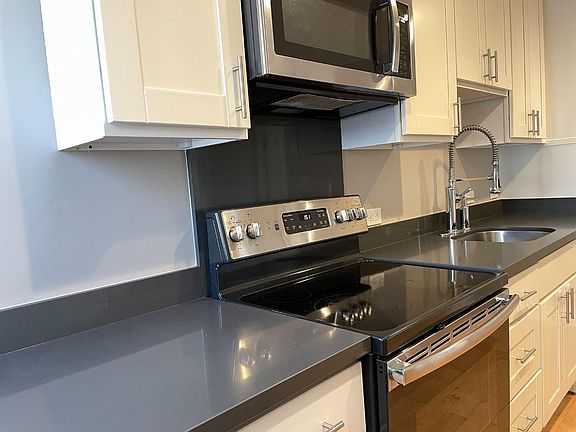 4th image of 301 Price St #3