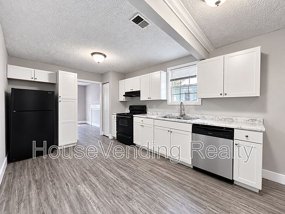 5th image of 1776 Dalton St