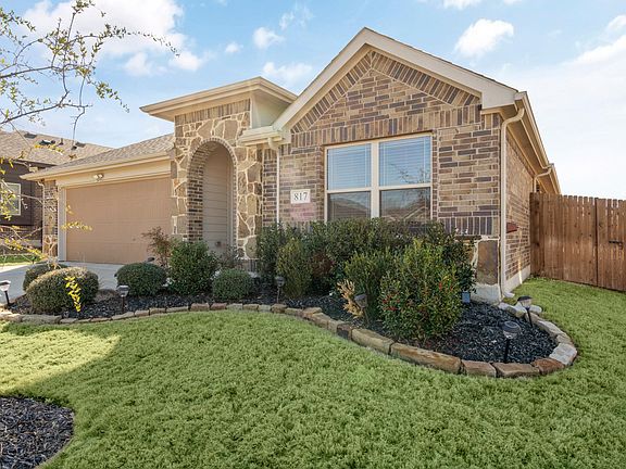 2nd image of 817 Cloverwood Dr
