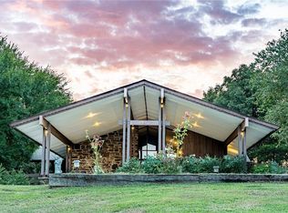 615 Old Hackett Rd, Greenwood, AR 72936