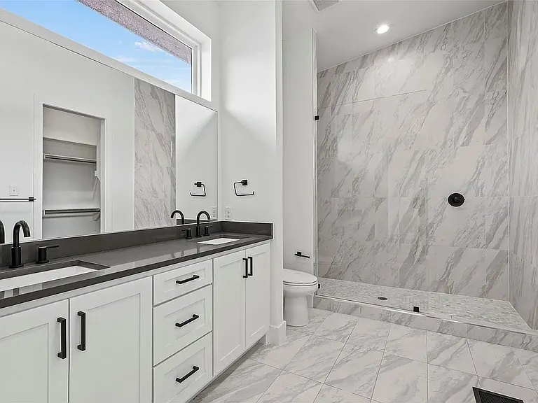 2120 Lovedale Ave #101 — Photo 11