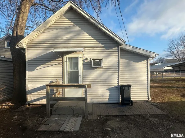 524 Caroline St #B, Pekin, IL 61554