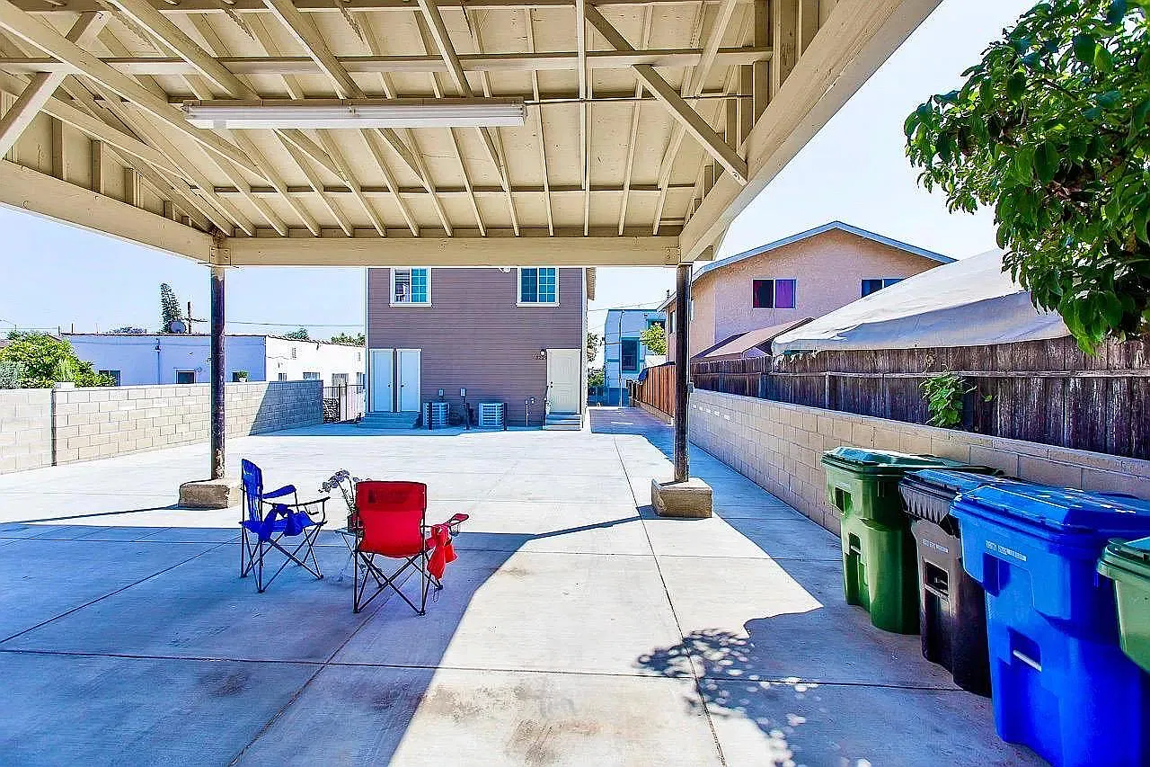 2 bed, 850 sqft, $2,500 — Photo 3