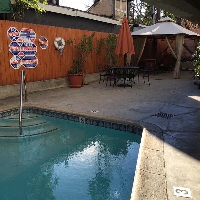 1st image of 1221 N Spaulding Ave APT 105