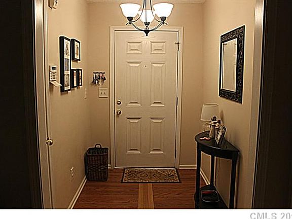 3rd image of 300 Bennington Dr