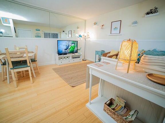 3rd image of 307 Adams Ave APT 7