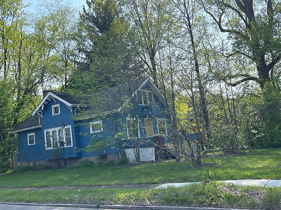 3rd image of 199 Clarencedale Ave