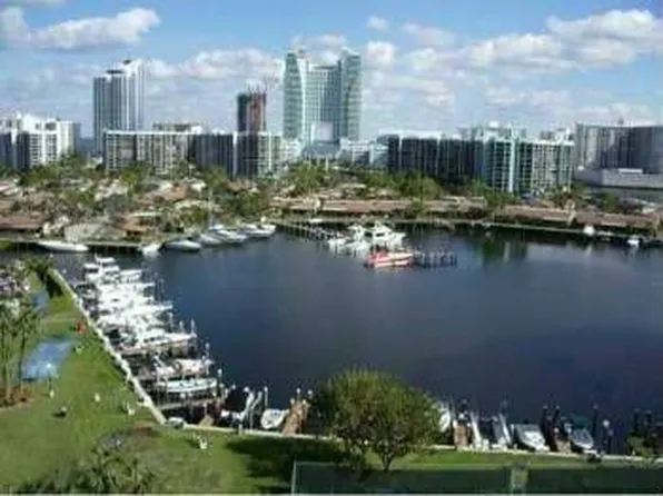 500 Three Islands Blvd APT 304, Hallandale Beach, FL 33009