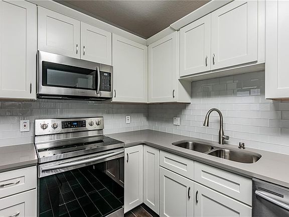 4th image of 10523 Blackmore Dr