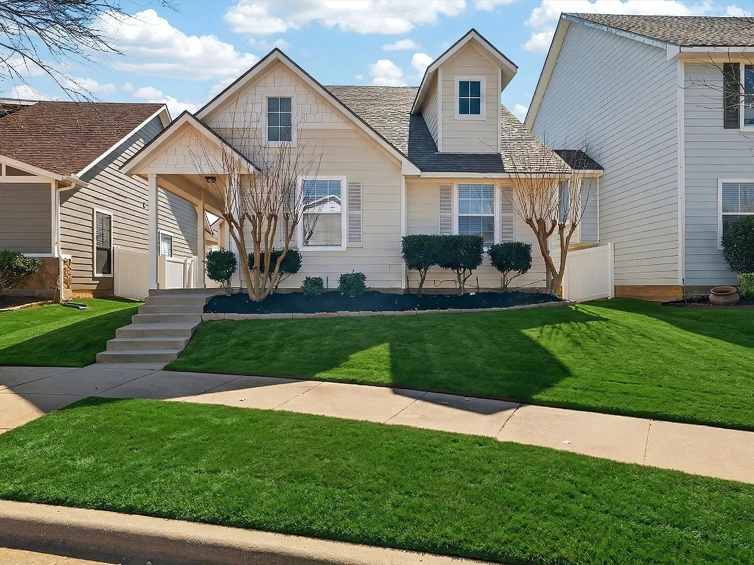 3 bed, 1433 sqft, $2,000 — Photo 4