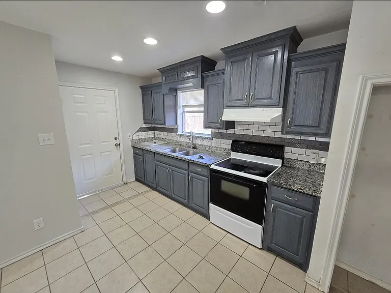 809 W Cardinal Ave — Photo 9