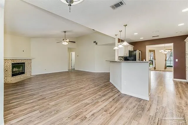 1249 Mazurek Blvd — Photo 10