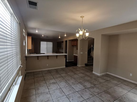 5th image of 2427 Greystone Dr