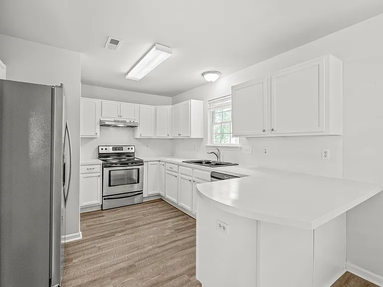 8818 Sharonbrook Dr — Photo 5